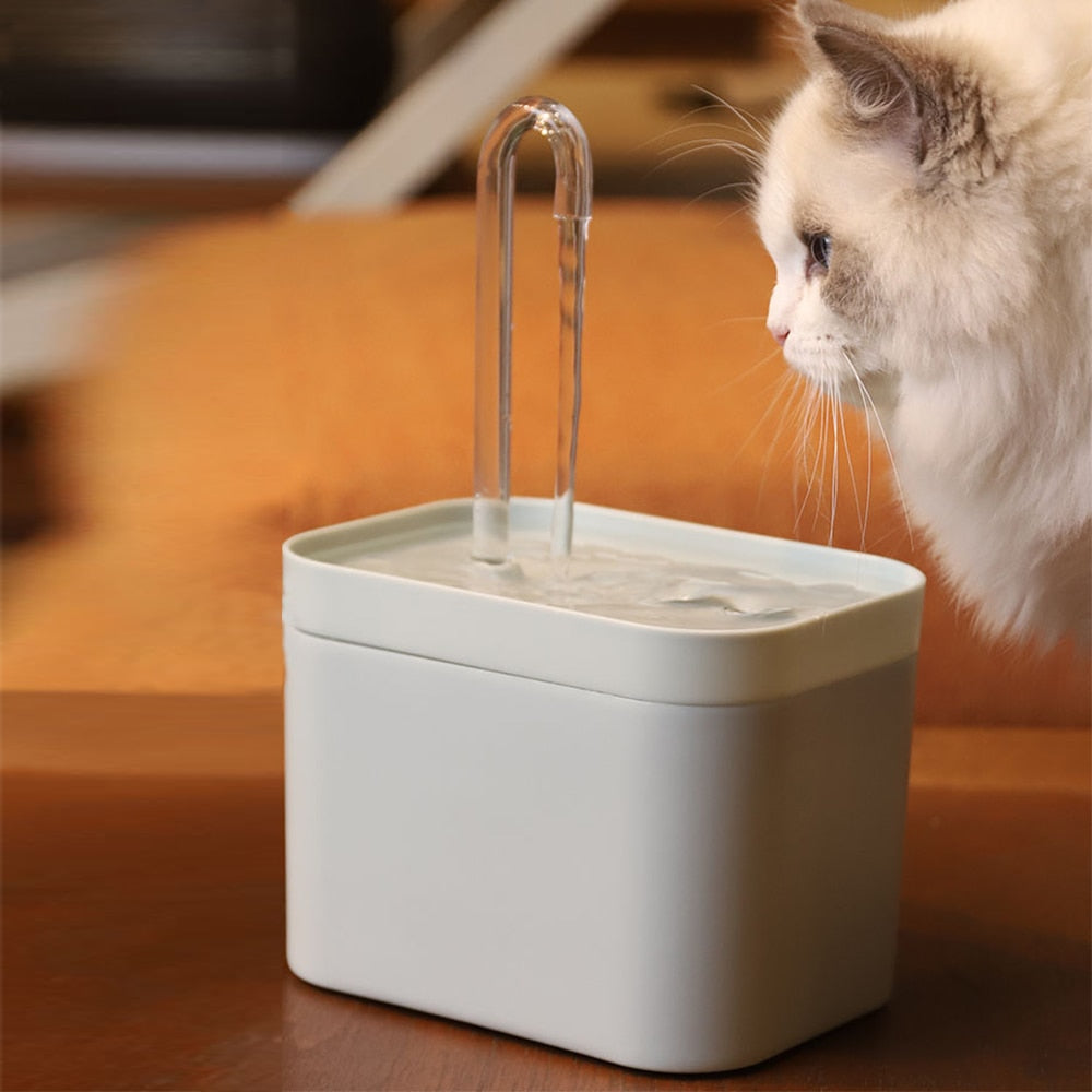 Stylish Cat Water Fountain - 1.5L Auto Filter Bowl - YourCatBackpack.Co